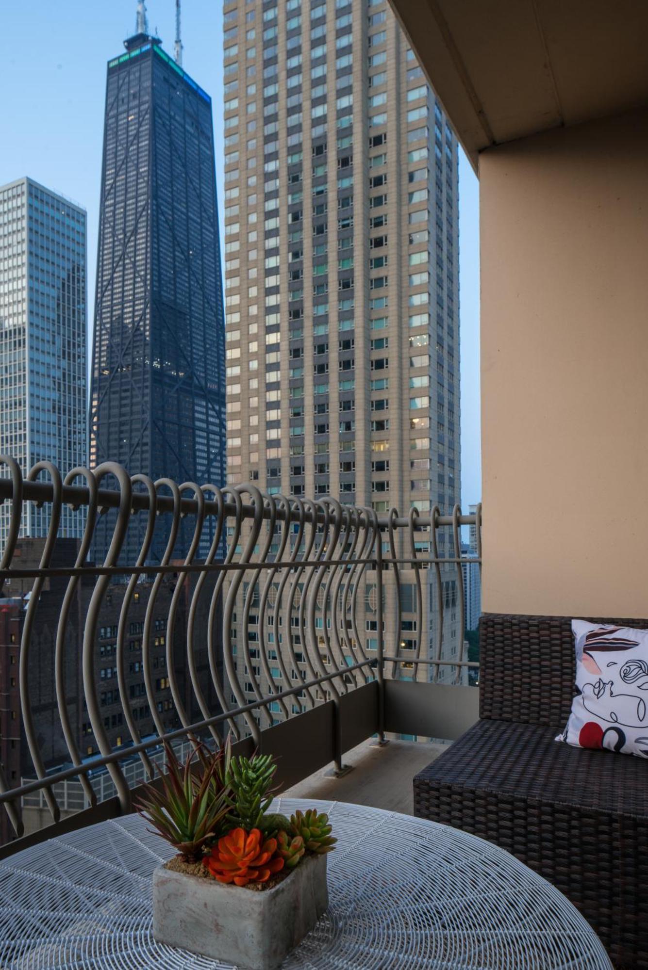 The Bernardin Gold Coast Luxury Apartments Near Magnificent Mile 시카고 외부 사진